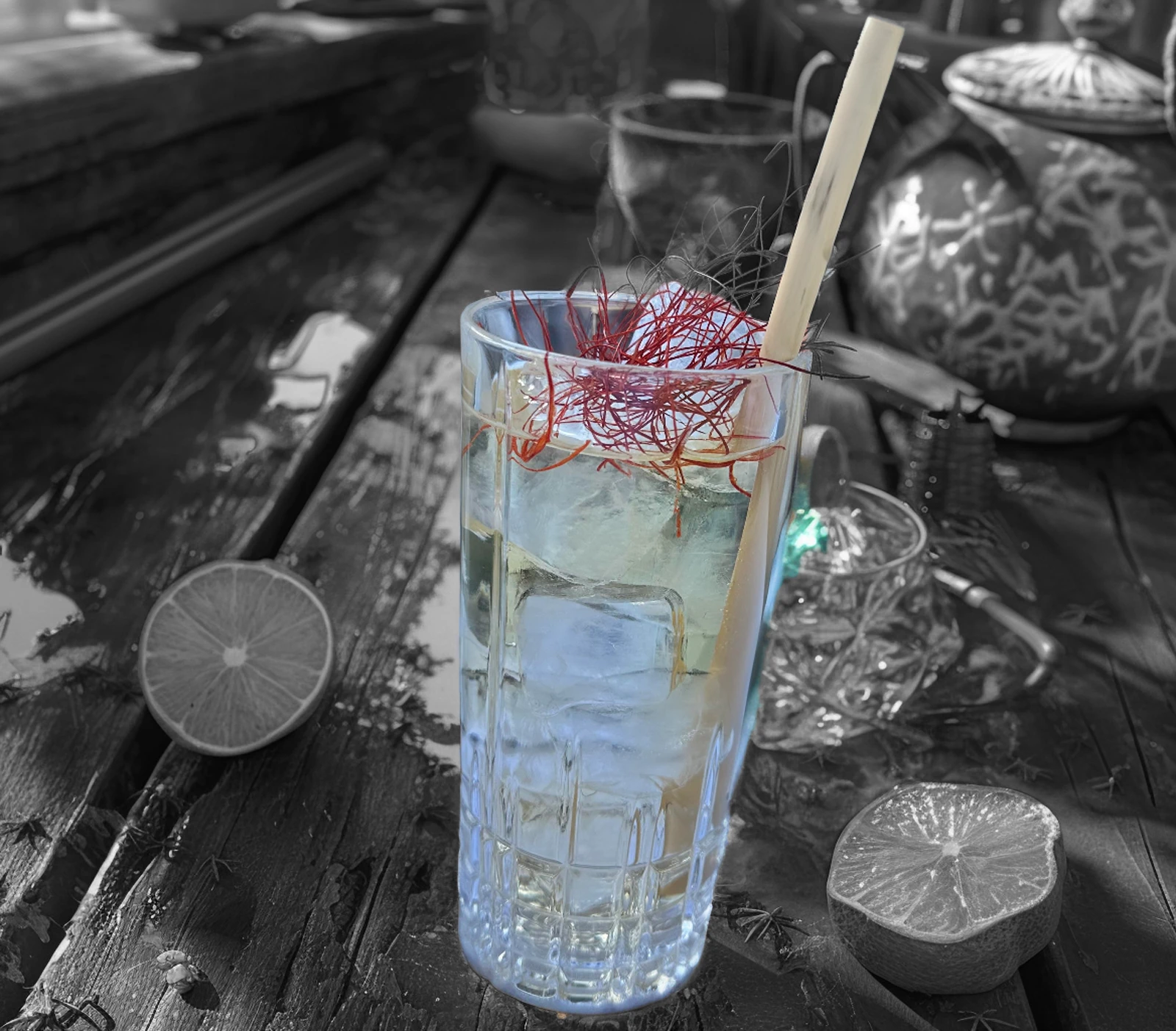 Sir Williams. Bombay Sapphire in Verbindung mit Birne, Yuzu und Chili.