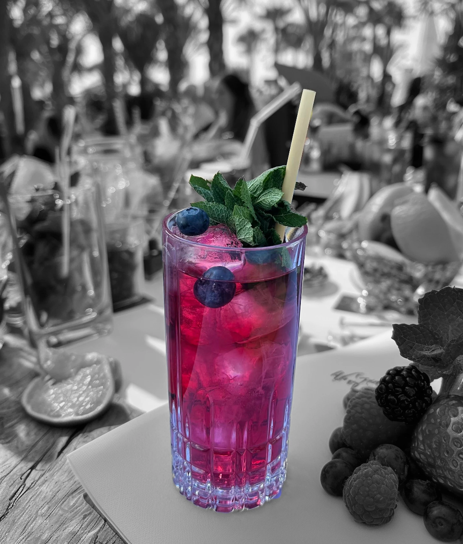 Martini Ruby. Herb-fruchtig mit Aromen von Grapefruit, Vanille und Kardamom.