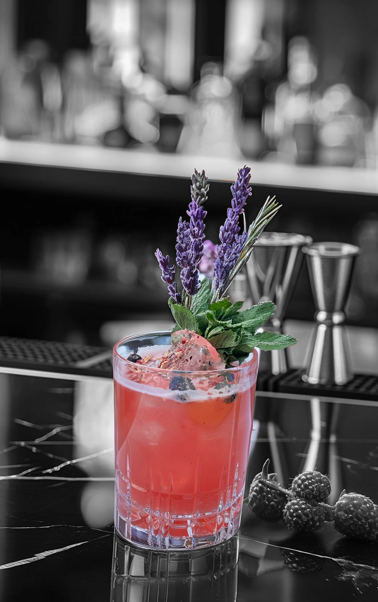 Raspberry Lavender Mocktail. Alkoholfreie, floral-fruchtig und mit zitroniger Schärfe.